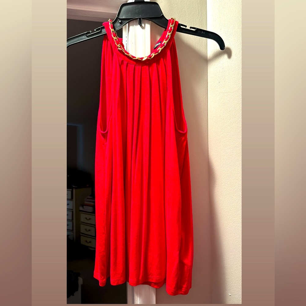 Women’s size small red and gold top. ❤️💛